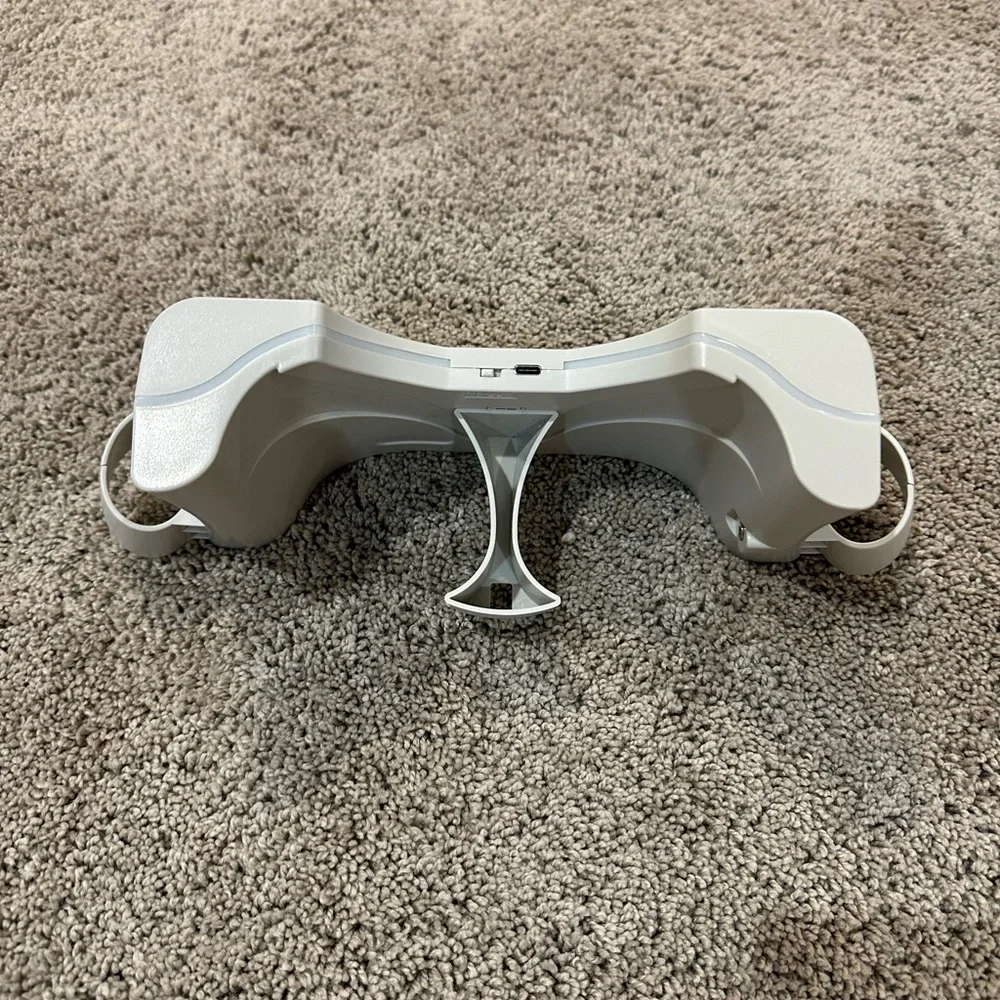 VR wall mount stand charging dock for oculus quest 2